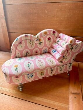 Miniature Chaise Doll-House Sofa French Romantic Floral Openable Jewelry Box